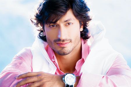 Women are superior than men: vidyut